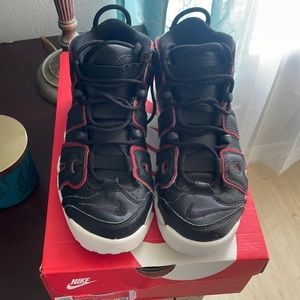 Nike Uptempo GS - Used